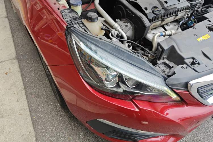 Used Peugeot 308 2018 1.6L Automatic Luxury Edition Right Front Headlight