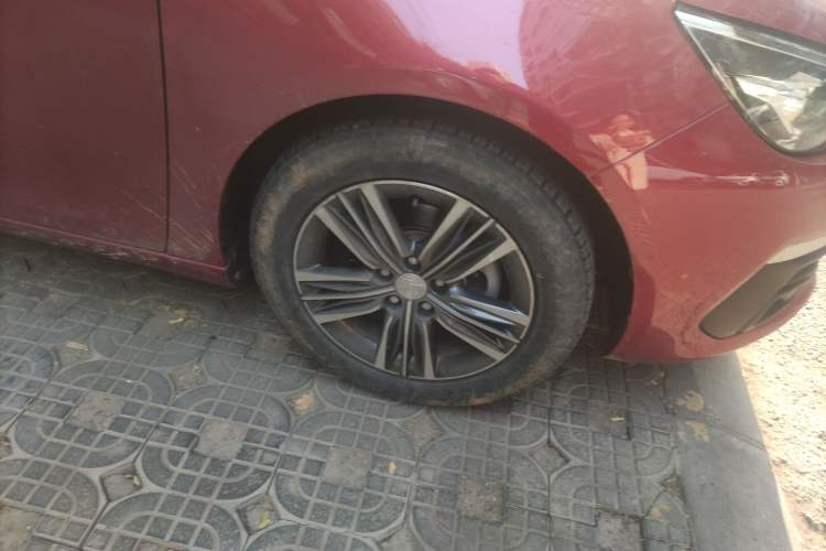 Used Peugeot 308 2018 1.6L Automatic Luxury Edition Right Front Wheel Hub