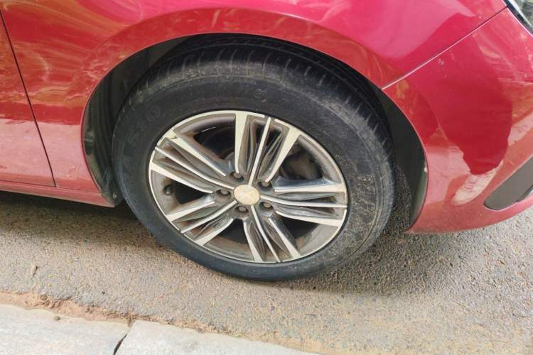Used Peugeot 308 2018 1.6L Automatic Luxury Edition Right Front Wheel Hub