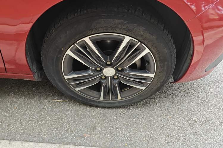 Used Peugeot 308 2018 1.6L Automatic Luxury Edition Right Front Wheel Hub