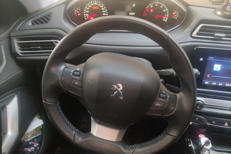 Used Peugeot 308 2018 1.6L Automatic Luxury Edition Steering Wheel