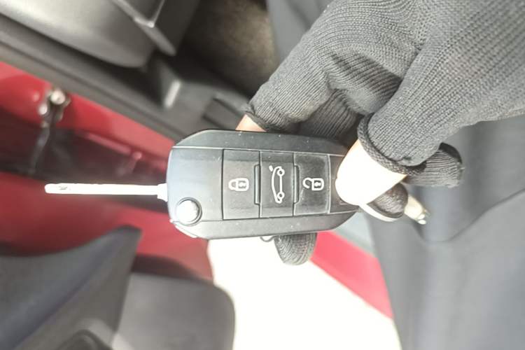 Used Peugeot 308 2018 1.6L Automatic Luxury Edition Vehicle Key