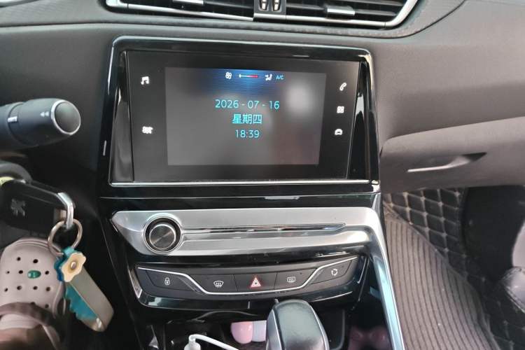 Used Peugeot 308 2018 1.6L Automatic Luxury Edition Audio And AC Panel