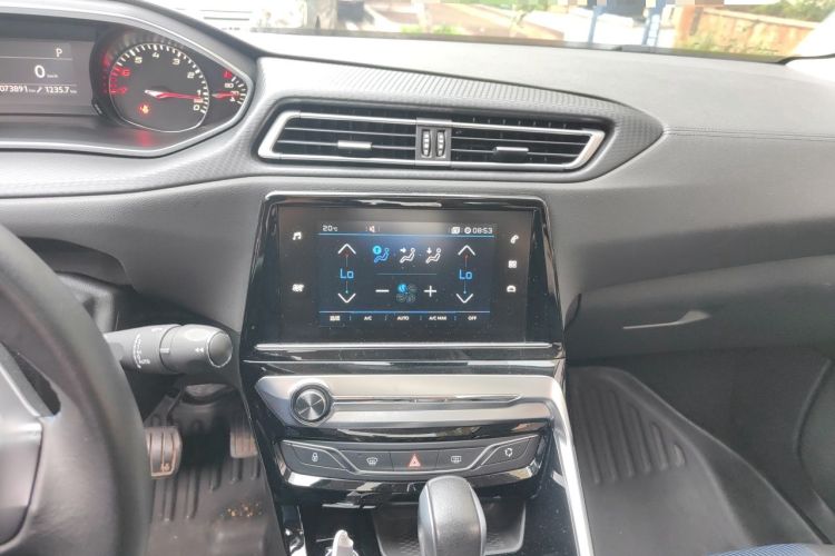 Used Peugeot 308 2018 350THP Automatic Prestige Edition Audio And AC Panel