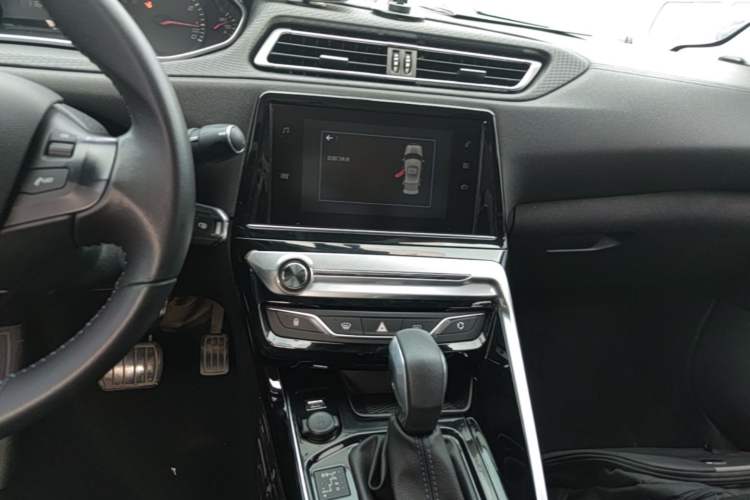 Used Peugeot 308 2018 1.6L Automatic Luxury Edition Audio And AC Panel