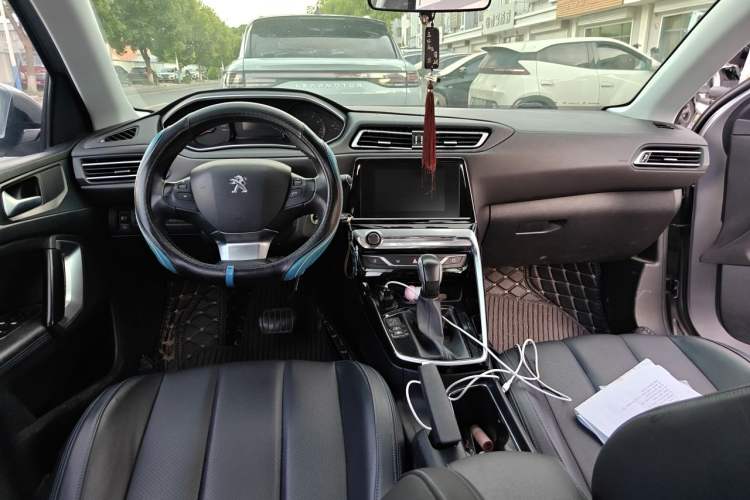 Used Peugeot 308 2018 1.6L Automatic Luxury Edition Center Console
