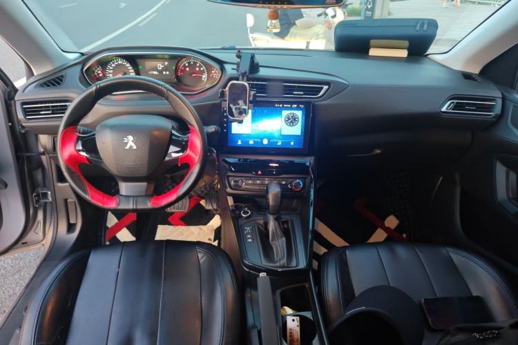 Used Peugeot 308 2018 1.6L Automatic Fashion Edition Center Console