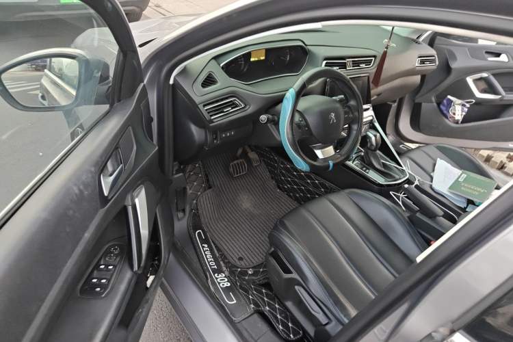 Used Peugeot 308 2018 1.6L Automatic Luxury Edition Driver Seat