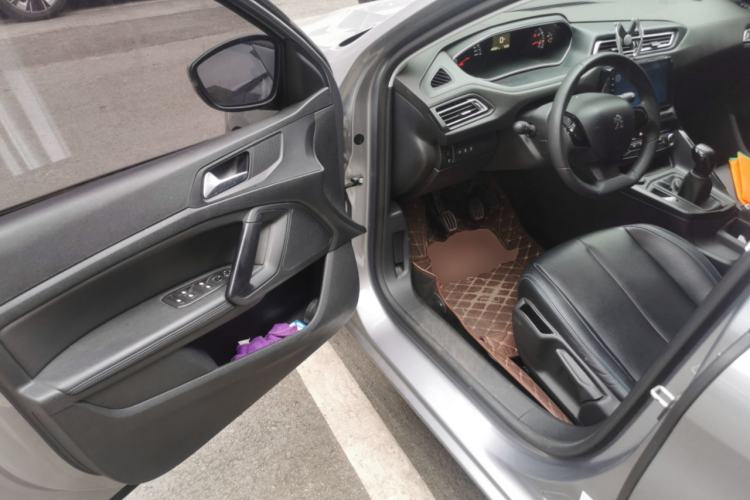 Used Peugeot 308 2018 1.6L Manual Fashion Edition Driver Seat