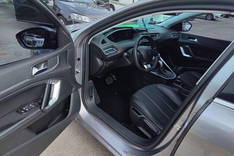 Used Peugeot 308 2018 1.6L Automatic Luxury Edition Driver Seat