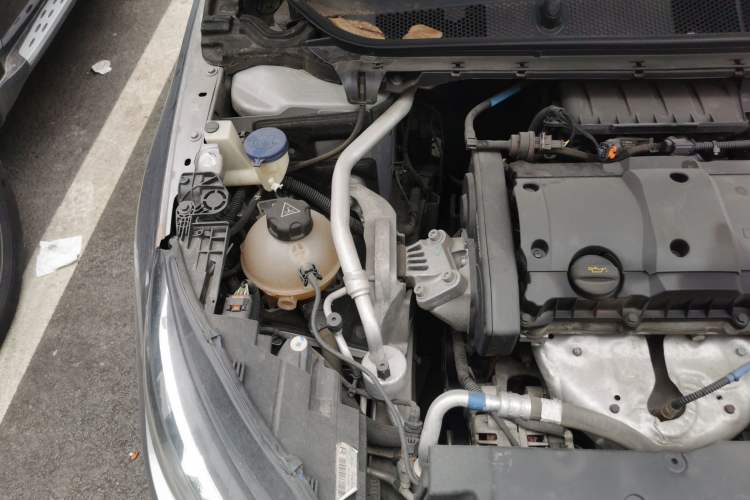 Used Peugeot 308 2018 1.6L Manual Fashion Edition Engine Bay Right