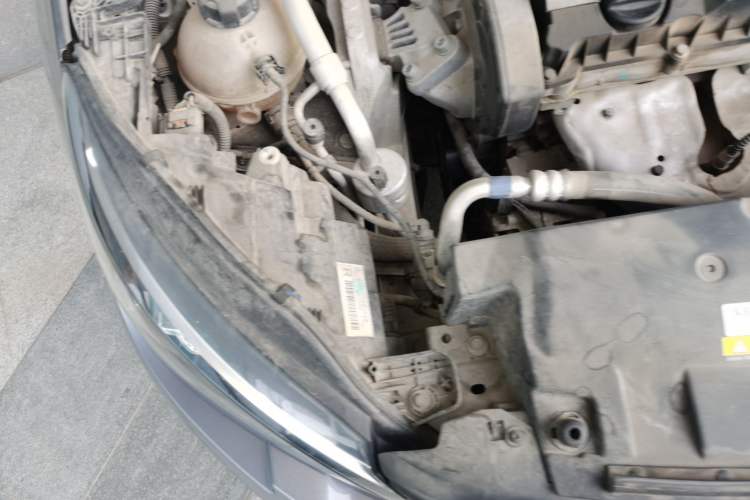 Used Peugeot 308 2018 1.6L Automatic Luxury Edition Engine Bay Right