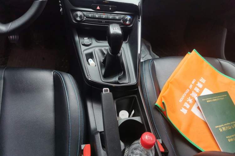 Used Peugeot 308 2018 1.6L Manual Fashion Edition Gear Lever