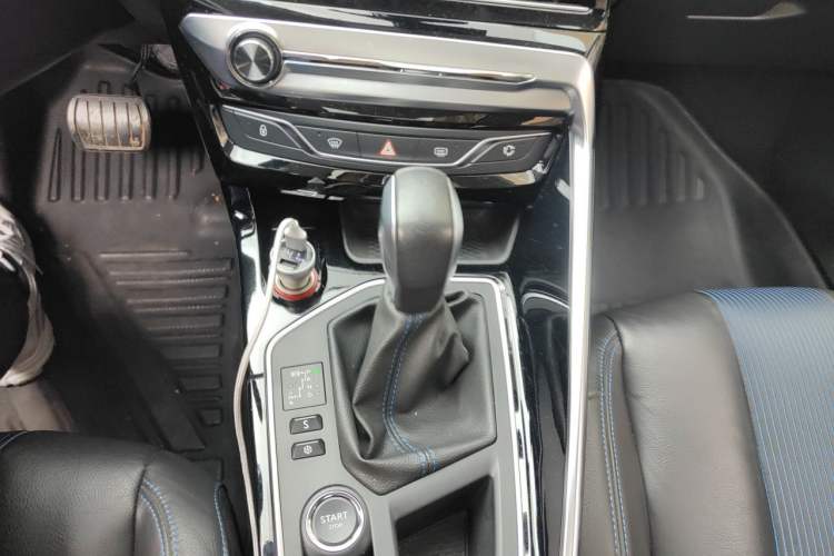Used Peugeot 308 2018 350THP Automatic Prestige Edition Gear Lever