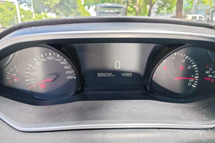 Used Peugeot 308 2018 1.6L Manual Fashion Edition Instrument Cluster