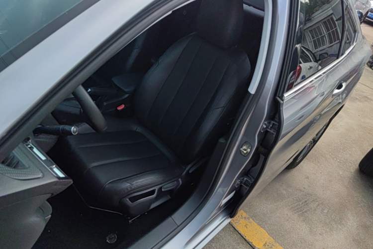 Used Peugeot 308 2018 1.6L Automatic Luxury Edition Left Front Seat