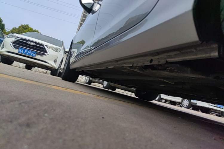 Used Peugeot 308 2018 1.6L Automatic Luxury Edition Left Side Sill