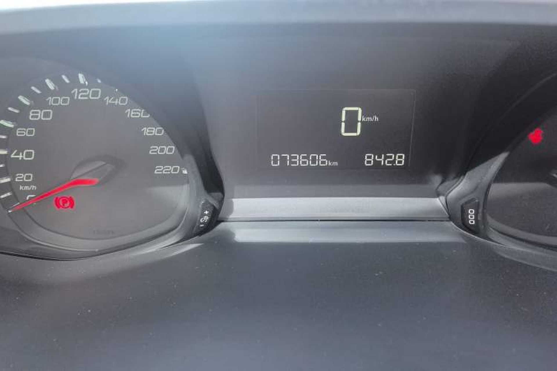Used Peugeot 308 2018 1.6L Manual Fashion Edition Odometer Close Up