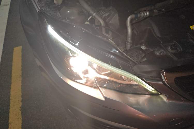 Used Peugeot 308 2018 1.6L Automatic Fashion Edition Right Front Headlight