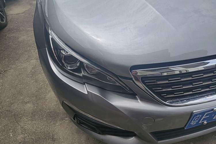 Used Peugeot 308 2018 1.6L Automatic Luxury Edition Right Front Headlight