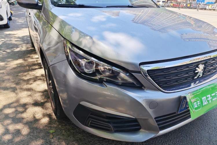 Used Peugeot 308 2018 1.6L Manual Fashion Edition Right Front Headlight
