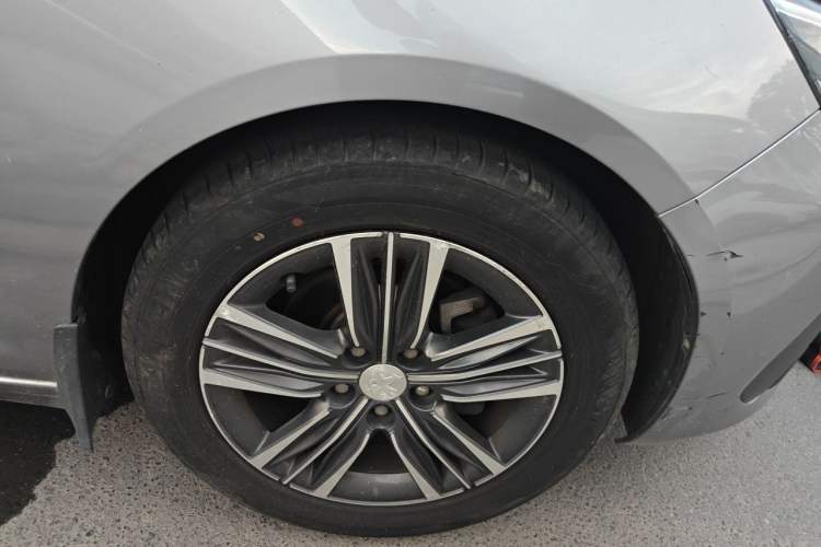 Used Peugeot 308 2018 1.6L Automatic Luxury Edition Right Front Wheel Hub
