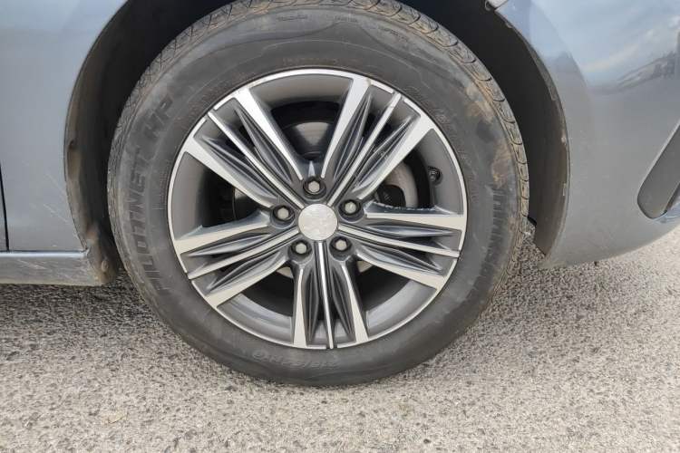 Used Peugeot 308 2018 1.6L Automatic Luxury Edition Right Front Wheel Hub