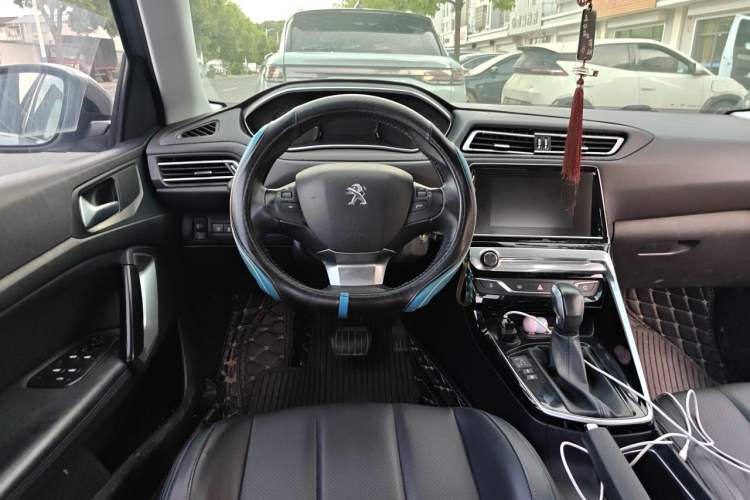 Used Peugeot 308 2018 1.6L Automatic Luxury Edition Steering Wheel