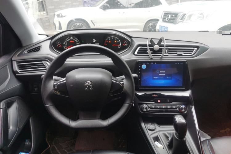 Used Peugeot 308 2018 1.6L Manual Fashion Edition Steering Wheel