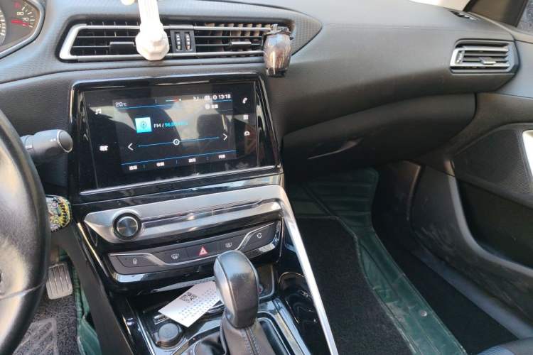 Used Peugeot 308 2018 1.6L Automatic Luxury Edition Audio And AC Panel