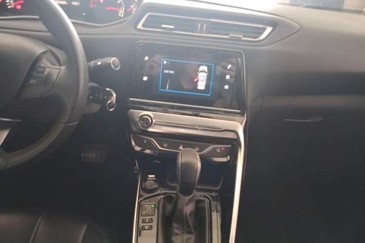 Used Peugeot 308 2018 1.6L Automatic Luxury Edition Audio And AC Panel
