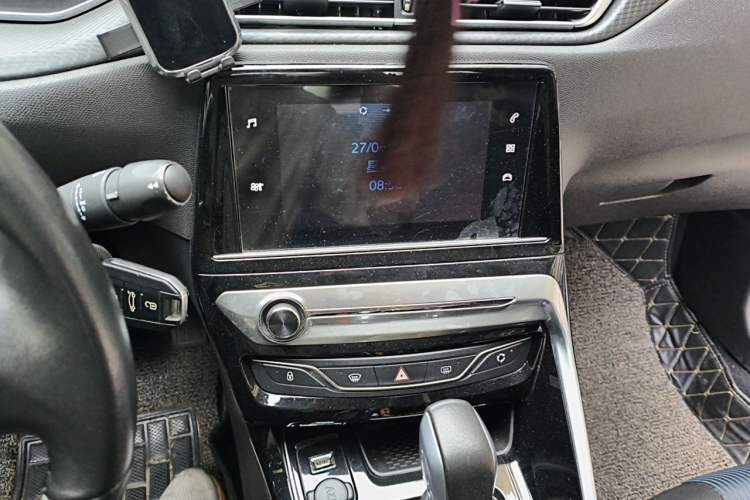 Used Peugeot 308 2018 1.6L Automatic Luxury Edition Audio And AC Panel