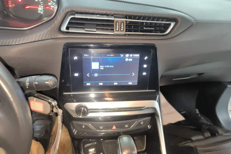 Used Peugeot 308 2018 1.6L Automatic Luxury Edition Audio And AC Panel