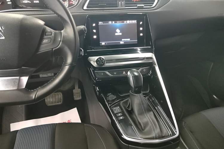 Used Peugeot 308 2018 230THP Automatic Luxury Edition Audio And AC Panel