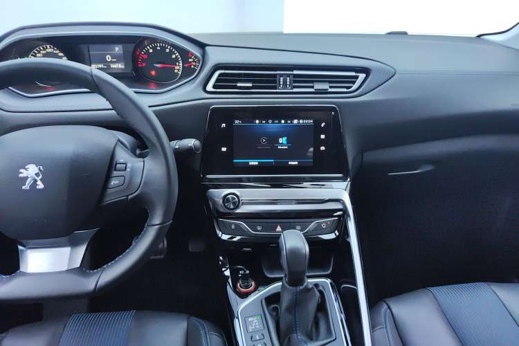 Used Peugeot 308 2018 350THP Automatic Prestige Edition Audio And AC Panel