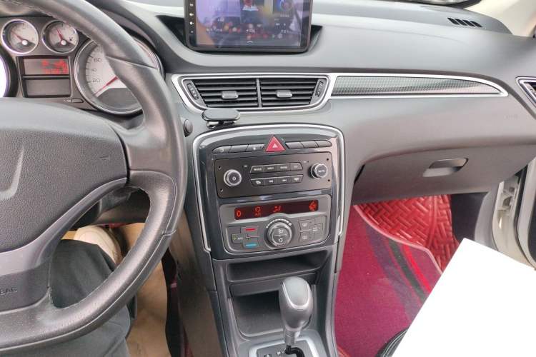 Used Peugeot 308 2018 1.6L Automatic Luxury Edition Audio And AC Panel