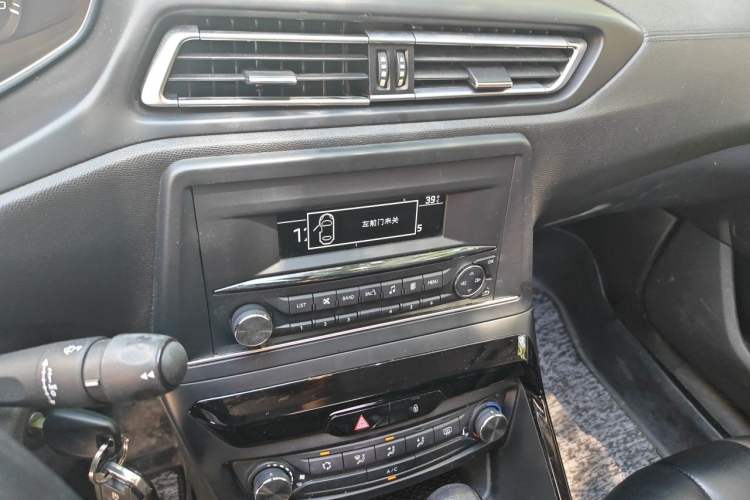 Used Peugeot 308 2018 1.6L Automatic Fashion Edition Audio And AC Panel