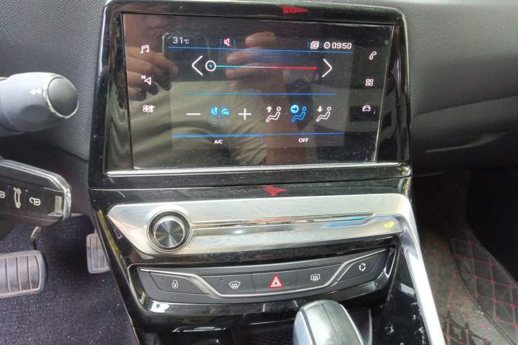 Used Peugeot 308 2018 230THP Automatic Luxury Edition Audio And AC Panel