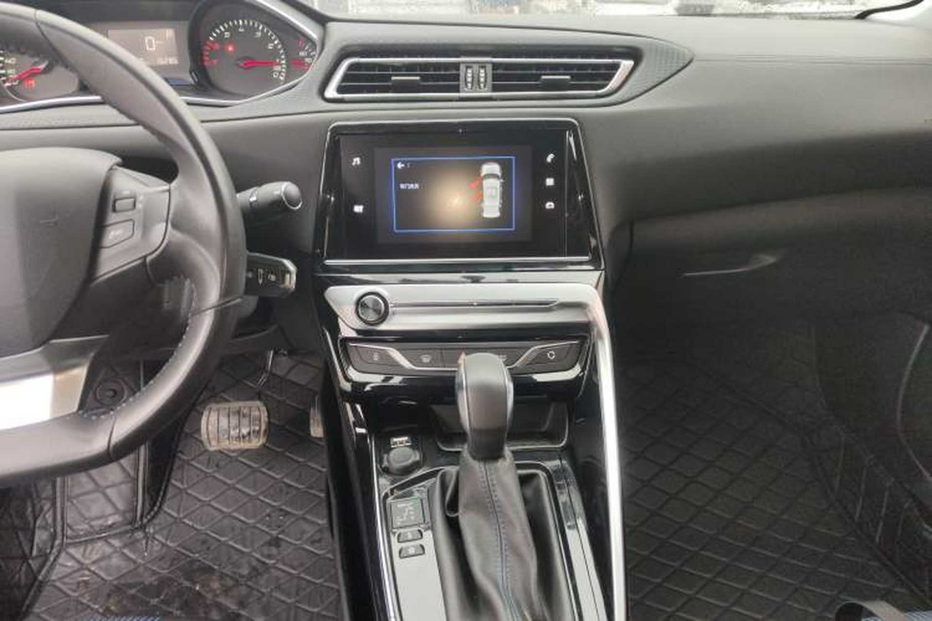 Used Peugeot 308 2018 1.6L Automatic Luxury Edition Audio And AC Panel
