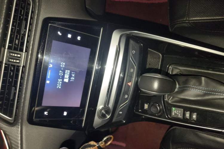 Used Peugeot 308 2018 1.6L Automatic Luxury Edition Audio And AC Panel