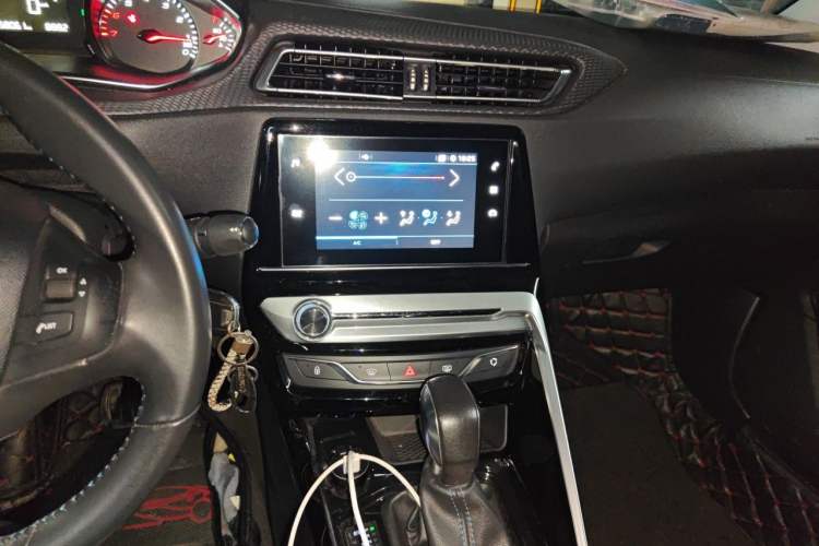 Used Peugeot 308 2018 230THP Automatic Luxury Edition Audio And AC Panel