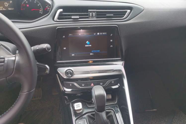 Used Peugeot 308 2018 1.6L Automatic Luxury Edition Audio And AC Panel