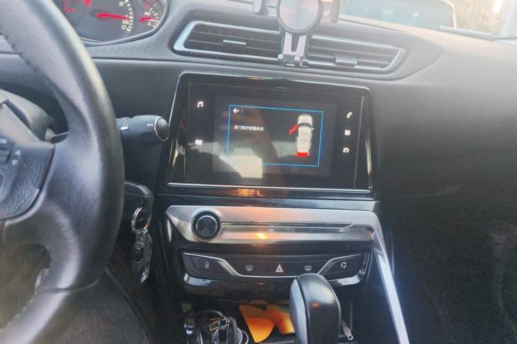 Used Peugeot 308 2018 1.6L Automatic Luxury Edition Audio And AC Panel