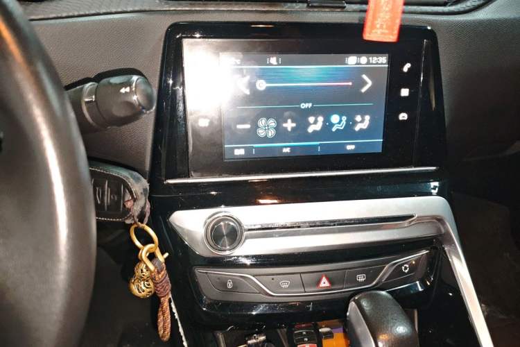 Used Peugeot 308 2018 1.6L Automatic Luxury Edition Audio And AC Panel