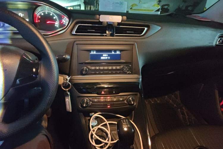 Used Peugeot 308 2018 1.6L Manual Fashion Edition Audio And AC Panel