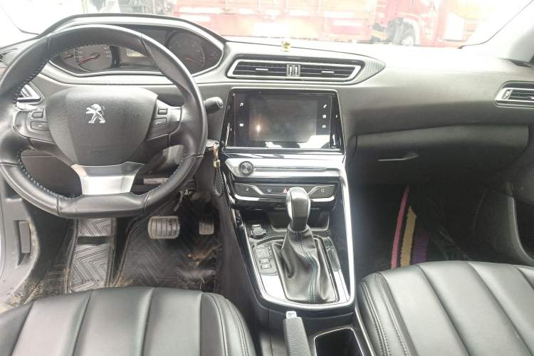 Used Peugeot 308 2018 1.6L Automatic Luxury Edition Audio And AC Panel