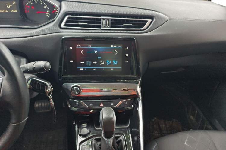 Used Peugeot 308 2018 1.6L Automatic Luxury Edition Audio And AC Panel