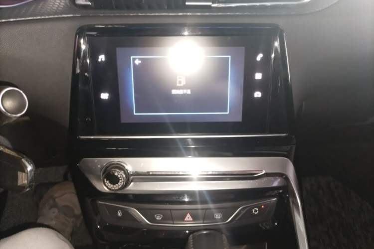 Used Peugeot 308 2018 1.6L Automatic Luxury Edition Audio And AC Panel