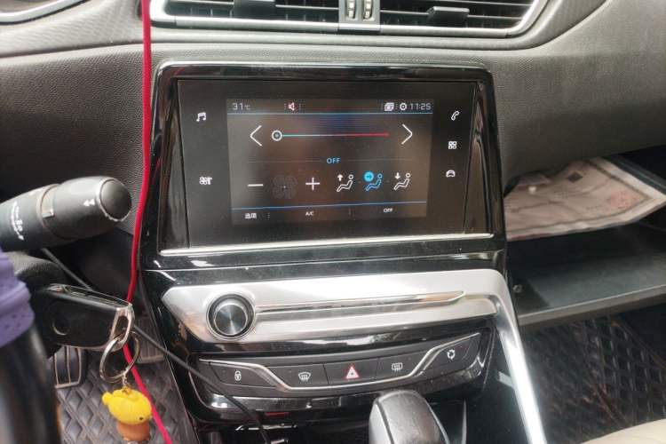 Used Peugeot 308 2018 1.6L Automatic Luxury Edition Audio And AC Panel