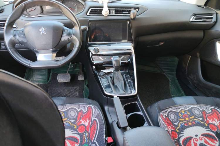 Used Peugeot 308 2018 1.6L Automatic Luxury Edition Center Console